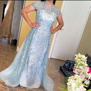 Botanical Embroidered Lara Delilah Overskirt Dress💙